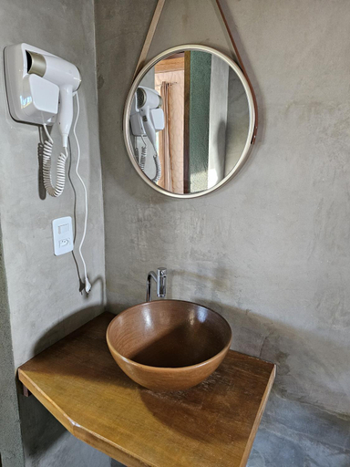 Bathroom 4, Kanto do Chico, Amontada