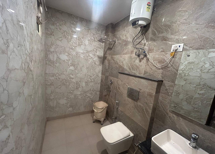 Bathroom 5, Hotel Mourya Deluxe, Delhi