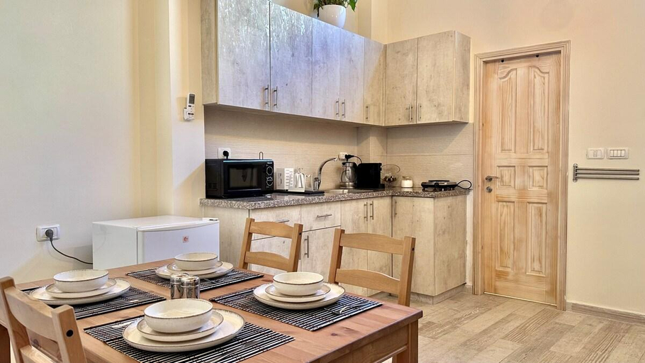 Others 5, Beautiful apartment with a balcony in the downtown