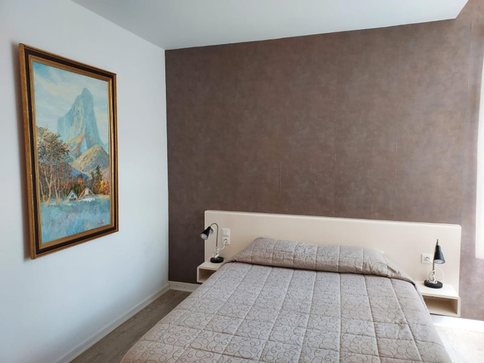 Bedroom 2, Chateau de Passieres, Isère