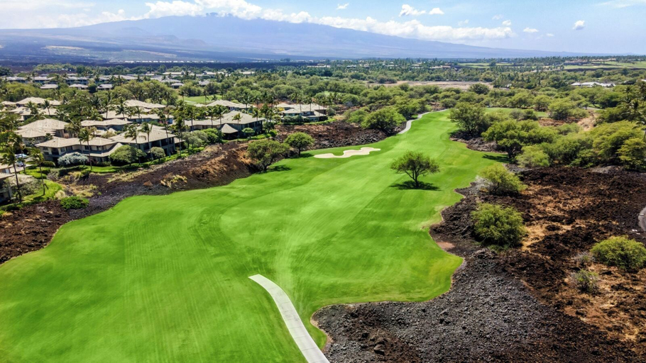 Golf 3, The Fairways Home with Hot Tub, Hawaii