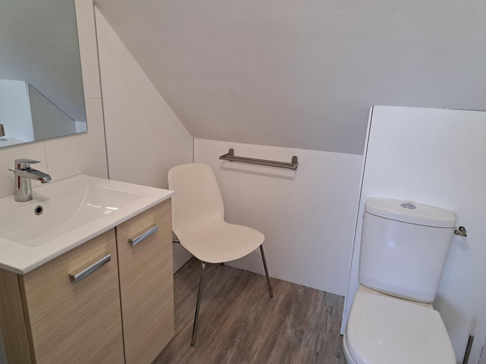 Bathroom 2, Holiday Home in Brittany with Sea View, Finistère