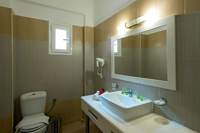 Bathroom 4, Panorama Sidari - All Inclusive, Ionian Islands