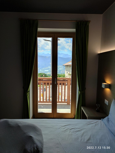Bedroom 2, Hotel Villa Argentina Ronzone, Trento