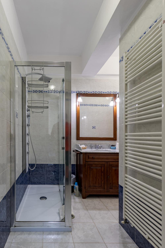 Bathroom 3, Albergo La Marina B&B, La Spezia