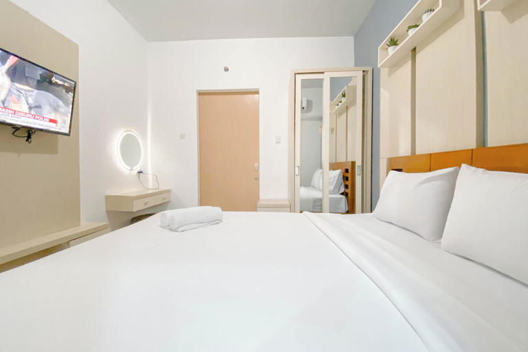 Interior 5, Simple White Studio Apartment At The Alton Semarang, Semarang