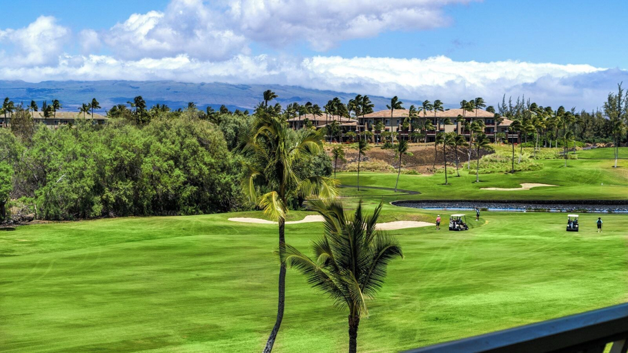Golf 5, Top-floor Condo w/ Golf and Mountain Views - Pool, Gym, Wifi - Vrkcv, Hawaii