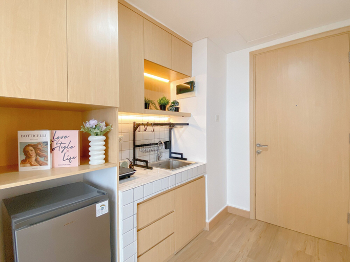 Private kitchen 3, Restful And Tidy Studio At Pollux Chadstone Apartment, Cikarang