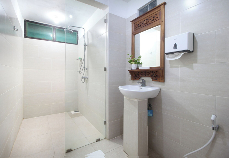 Bathroom 4, Hotel Jati Sanur, Denpasar