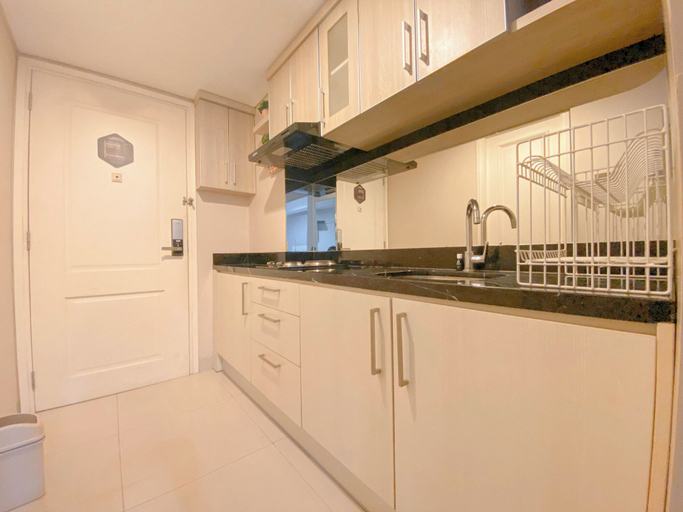 Private kitchen 2, Strategic And Homey Studio At Marquis De Lafayette Apartment, Semarang