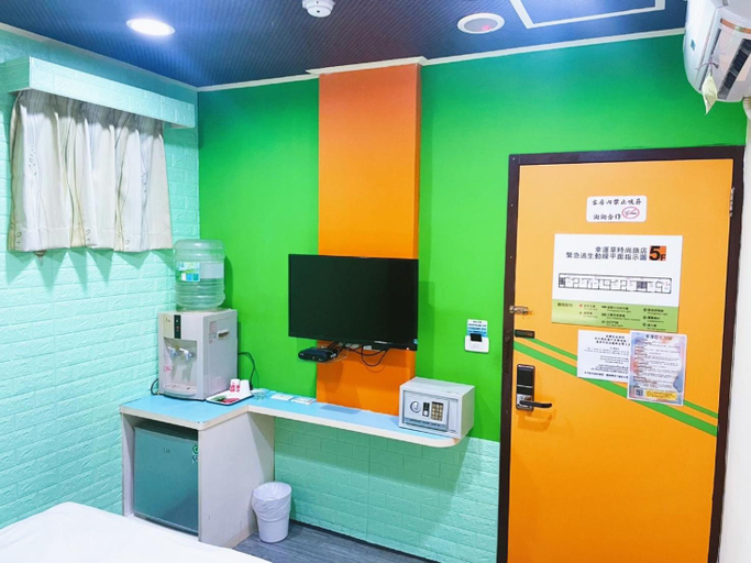 Others 5, Clover House, Taoyuan
