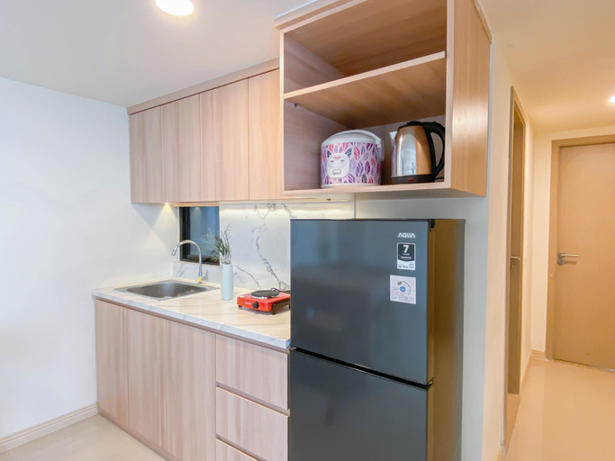 Private kitchen 2, Restful 3Br At Meikarta Apartment, Cikarang