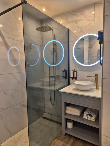 Bathroom 5, Le Nautile Beachfront, Saint-Paul