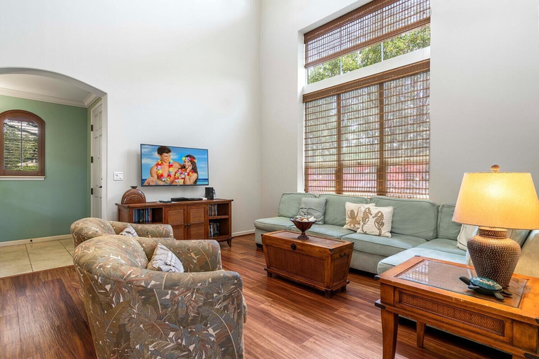 Living area 3, Luxurious View Corner Townhome - Great Views - VIP Beach Pass - Vrkcv, Hawaii