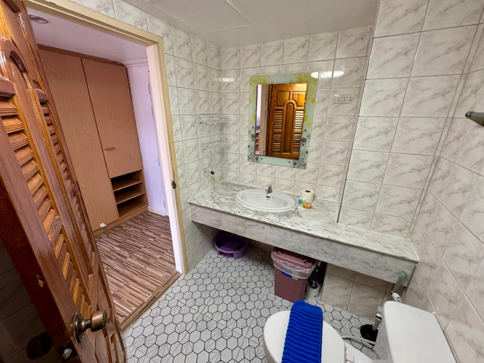 Bathroom 4, Kieng Talay Studio by PSR, Pattaya
