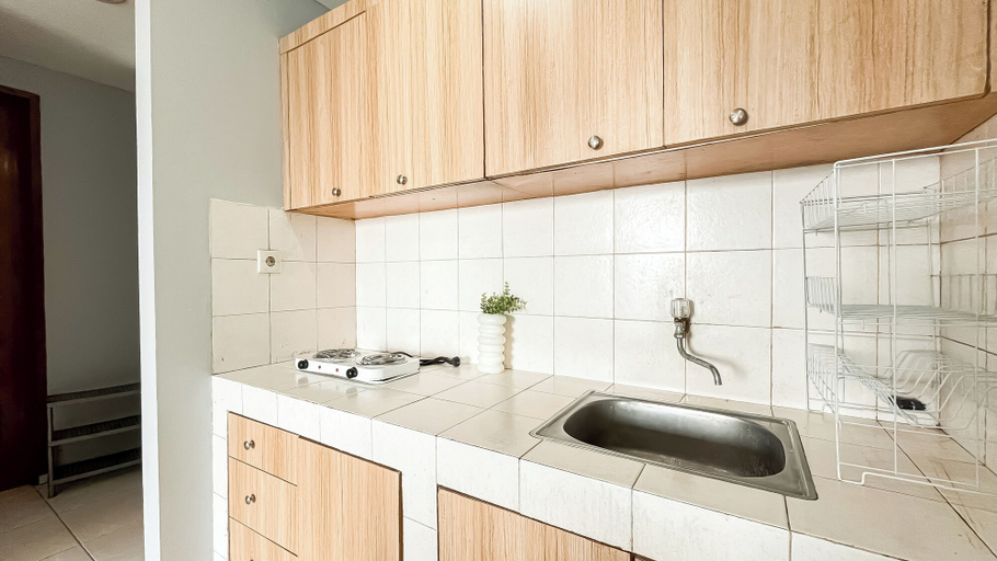 Private kitchen 3, 2Br Near Grand Serpong Mall At Apartment Great Western, Tangerang