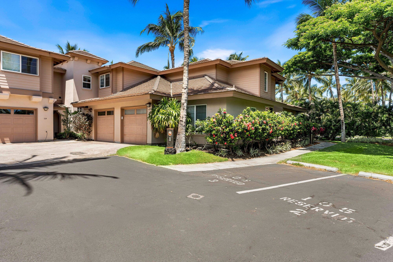Exterior 2, Spacious Corner Unit - Central AC - Vrkcv, Hawaii
