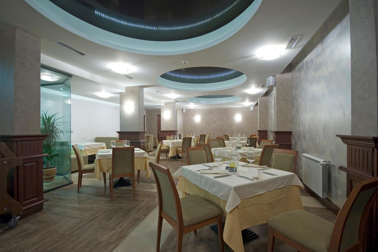 Food & Drinks 4, Budapest Hotel Sofia, Stolichna