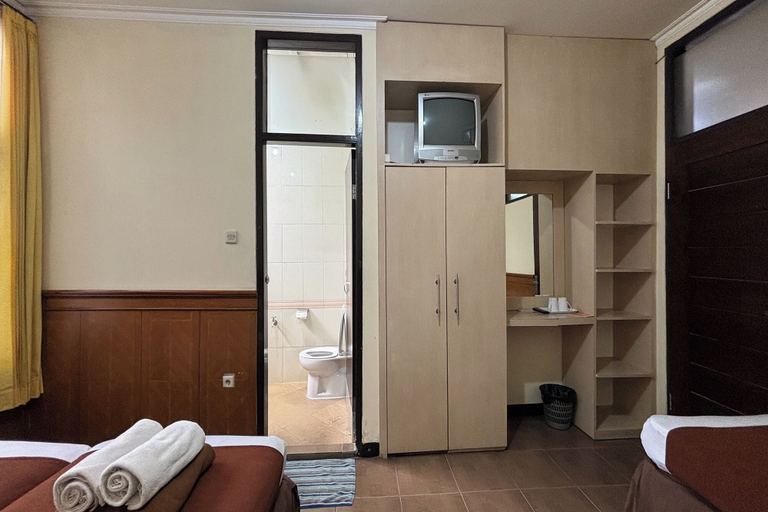 Bedroom 3, Hotel Bumi Makmur Indah, Bandung