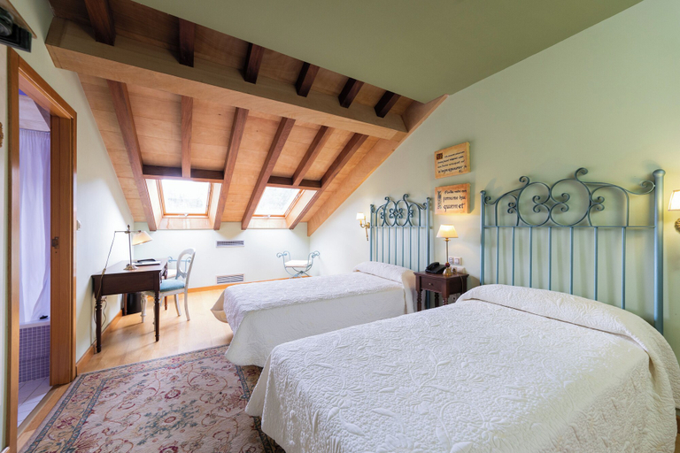 Room 4, ABADIA CALDARIA, Ourense