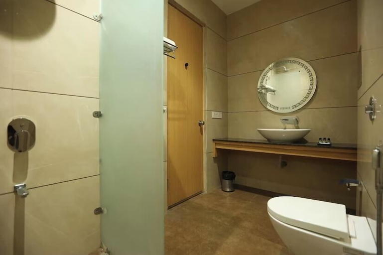Bathroom 5, Regalia Grand By Delight Stay, Amritsar