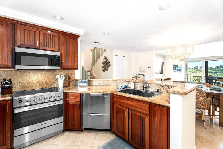 Private kitchen 4, 2bed Lift with Concierge Onsite, Golf Course Views - Vrkcv, Hawaii