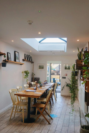 Food & Drinks 4, Upstairs at 33 - Self check in boutique accommodation in Worcester Centre, Worcestershire