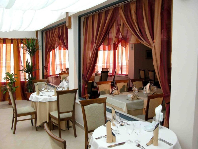 Food & Drinks 5, Legends Hotel, Stolichna