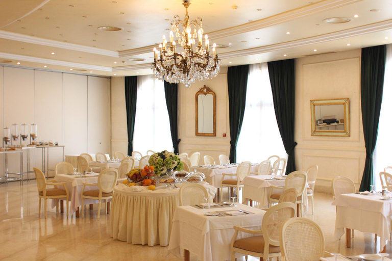Food & Drinks 5, Acropole Tunis Hotel, Cité El Khadra