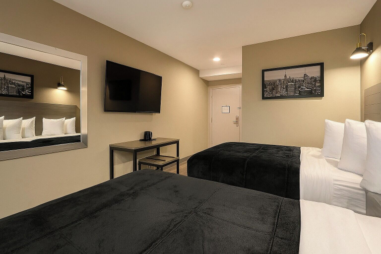 Room 3, LIV Hotel Bronx - Newly Built, New York