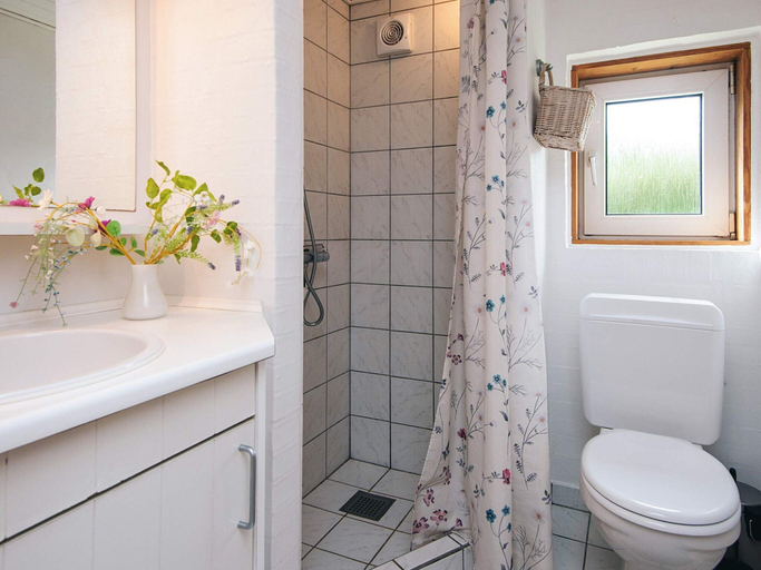 Bathroom 3, 4 Star Holiday Home in Vejers Strand, Varde