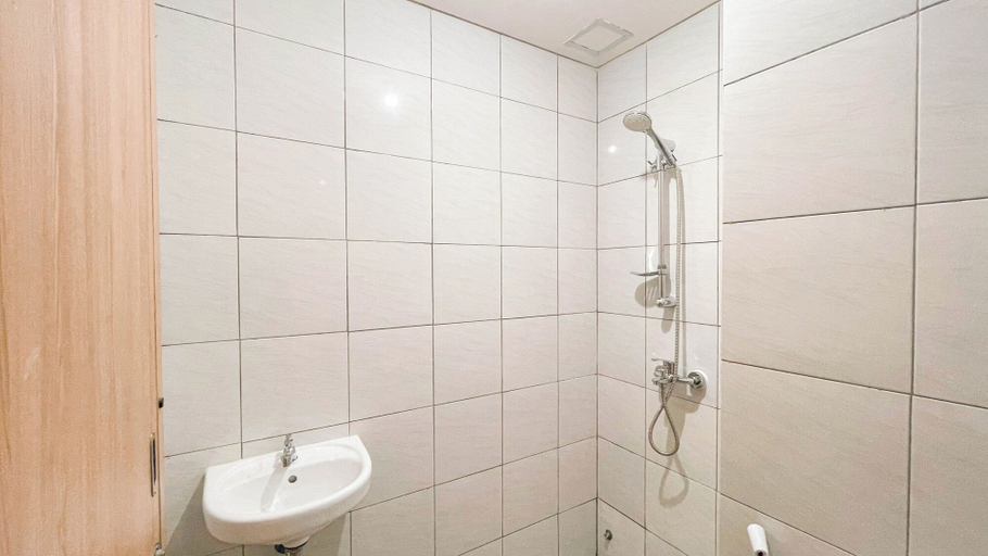 Others 3, Studio (No Kitchen) Apartment Near Unhas At Bandaraya - Tallasa City Makassar, Makassar