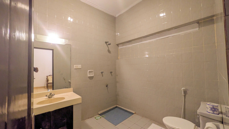 Bathroom 3, Kitulgala Heritage Rest House, Yatiyanthota