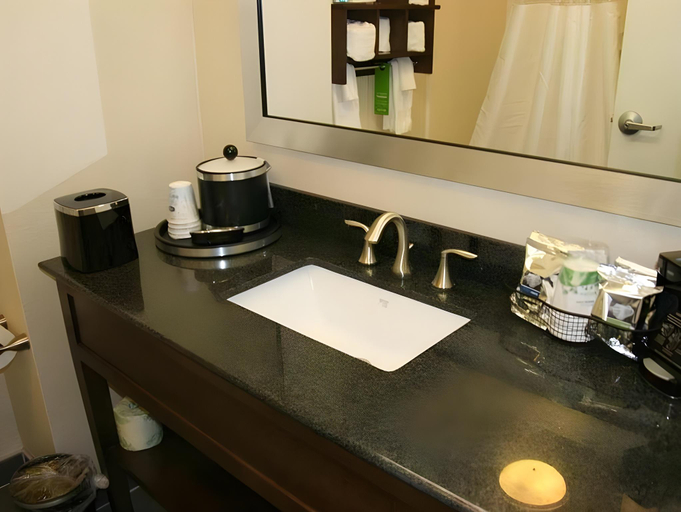 Bathroom 4, Hampton Inn Natchitoches, Natchitoches