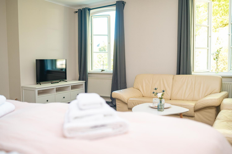 Bedroom 4, Landgasthof-Unter den Linden, Steinburg
