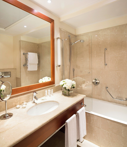 Bathroom 5, Starhotels Grand Milan , Varese