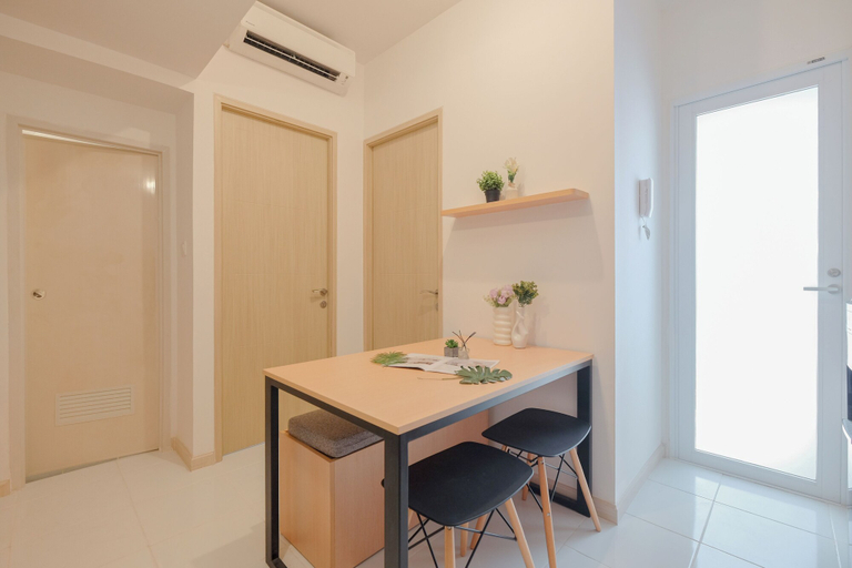 In-room dining 2, Neat 2Br At Tokyo Riverside Pik 2 Apartment, Tangerang
