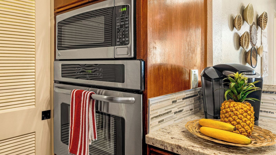 Private kitchen 4, Spacious Hawaiian Unit w/ Lagoon View - AC & Wifi - Vrkcv, Hawaii