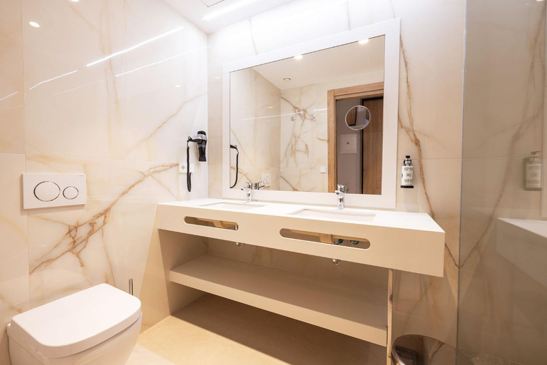 Bathroom 5, Hotel Gold Arcos 4 Sup - Modern Luxury Experience, Alicante