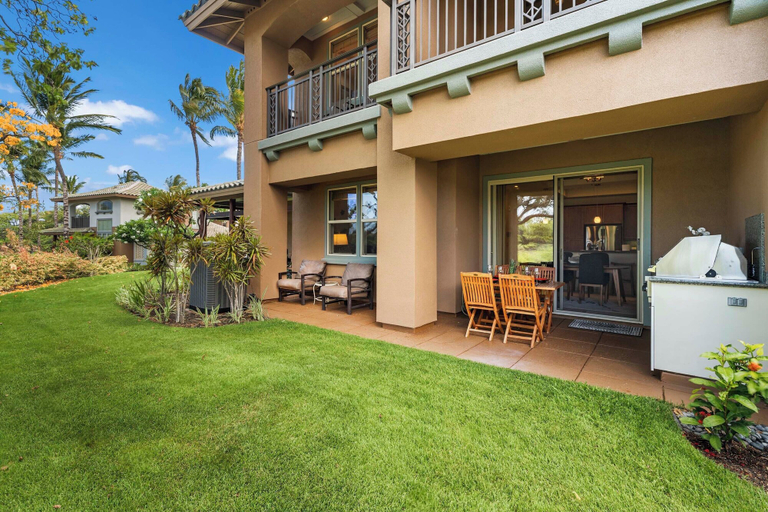 Outdoor dining 5, Golf Course View - Conveniently Located - Vrkcv, Hawaii