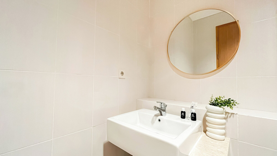 Bathroom 4, Modern 1Br At Samara Suites Apartment, Jakarta Selatan