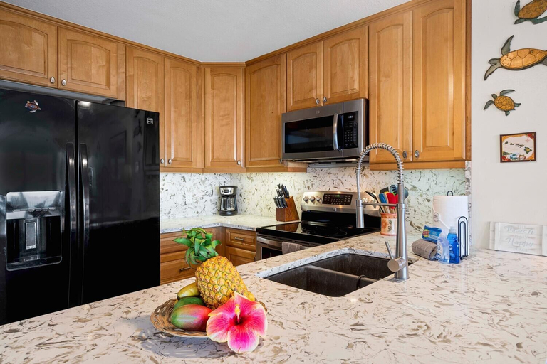 Private kitchen 2, Ocean Front - Fantastic Ocean Views - Completely Upgraded - Vrkcv, Hawaii