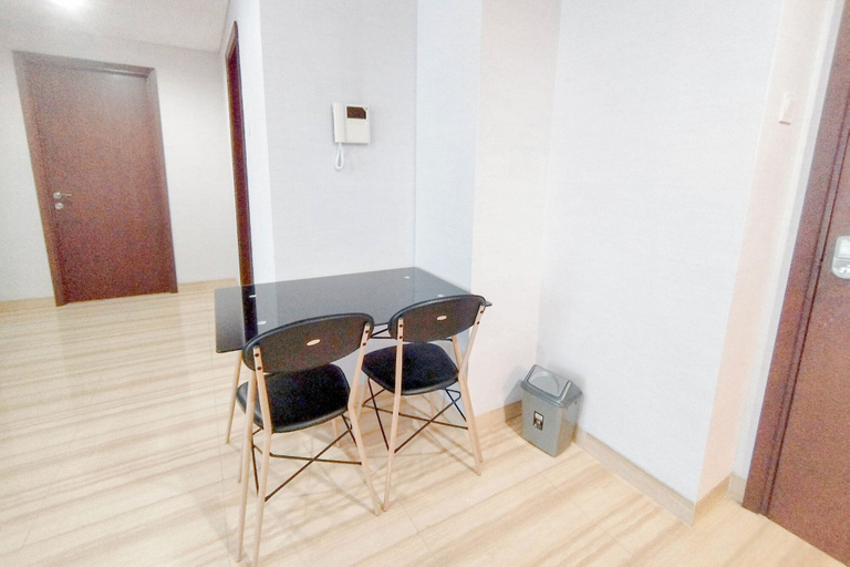 Dining room, 2Br Minimalist And Simply At Grand Sungkono Lagoon Apartment, Surabaya