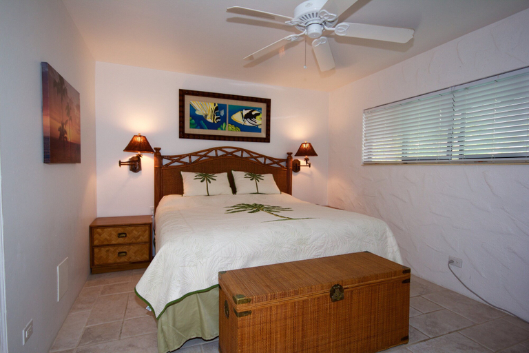 Others 5, Almost Ocean Front - Beautiful Woodwork - Top Floor - Vrkcv, Hawaii
