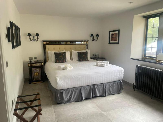 Bedroom 2, Weston Manor Hotel, Oxfordshire