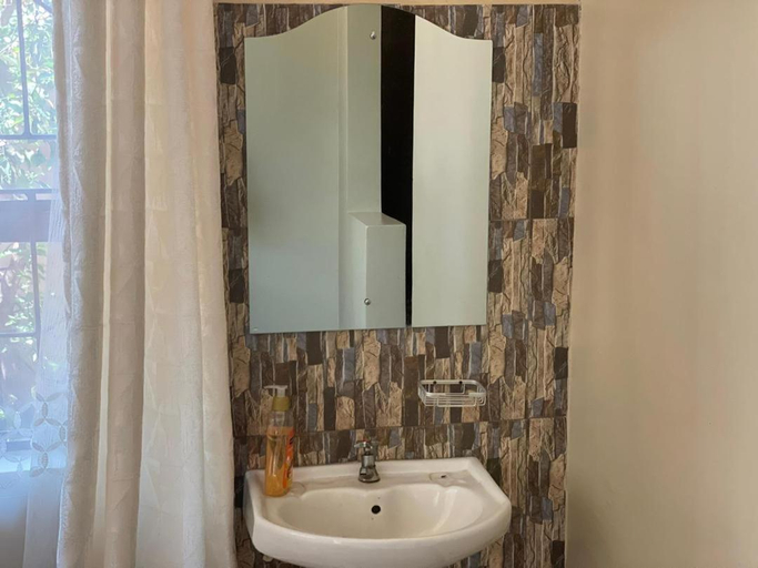 Bathroom, Mufasa Luxury Homestay, Moshi Urban