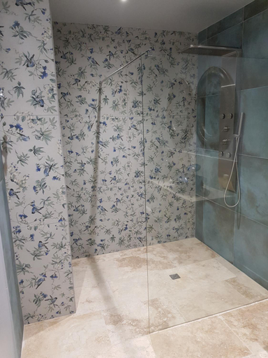 Bathroom 1, Château des Périchons, Loire