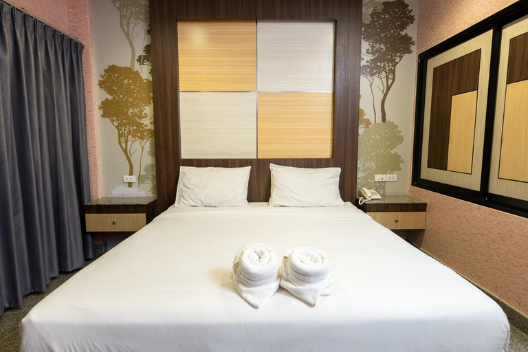 Bedroom 2, Manee Sangkha Hotel, Sangkha