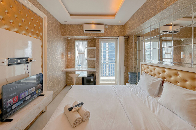 Room 5, Studio Apartment With Access To Pakuwon Mall At Orchard Supermall Mansion, Surabaya