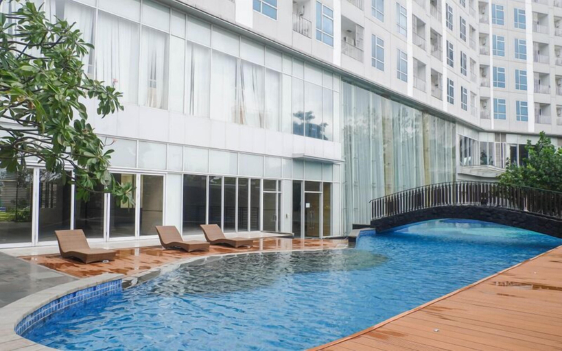 Pool 5, Spacious And Cozy 3Br At Grand Sungkono Lagoon Apartment, Surabaya